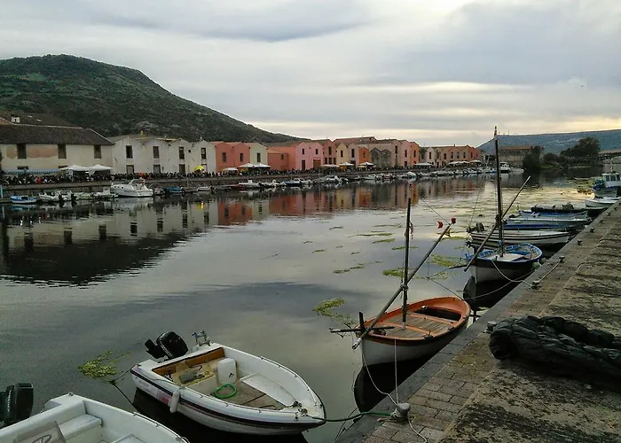 Da Anna 住宿加早餐酒店 博萨